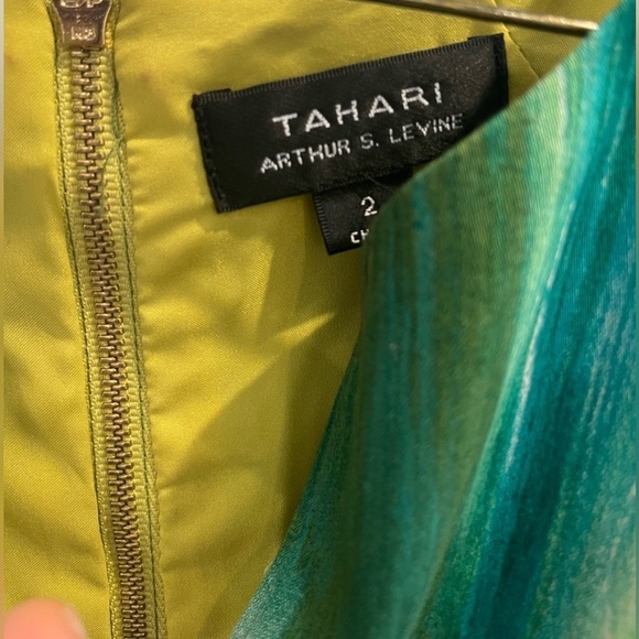 TAHARI Green shade Dress size 2 - Picture 5 of 5